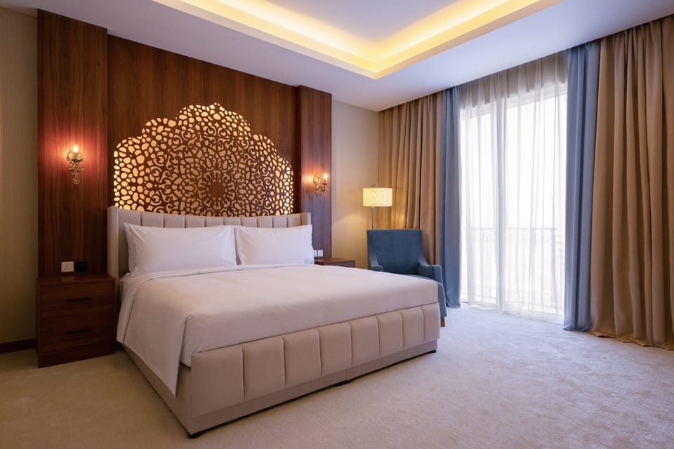 Grand Suite, 1 King Bed | In-room safe, soundproofing, iron/ironing board, cribs (free)