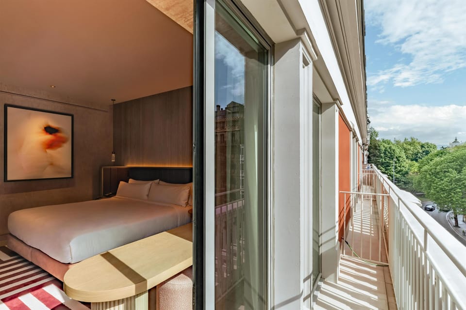 Premium bedding, minibar, in-room safe, desk