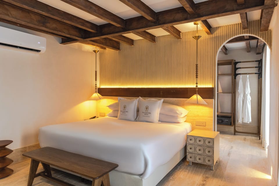 Premium Room, 1 King Bed | Minibar, in-room safe, soundproofing, iron/ironing board