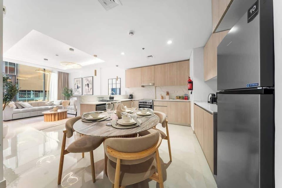 Gather, dine, and create memories in a bright and inviting dining room , the perfect space for sharing meals and hosting with comfort.