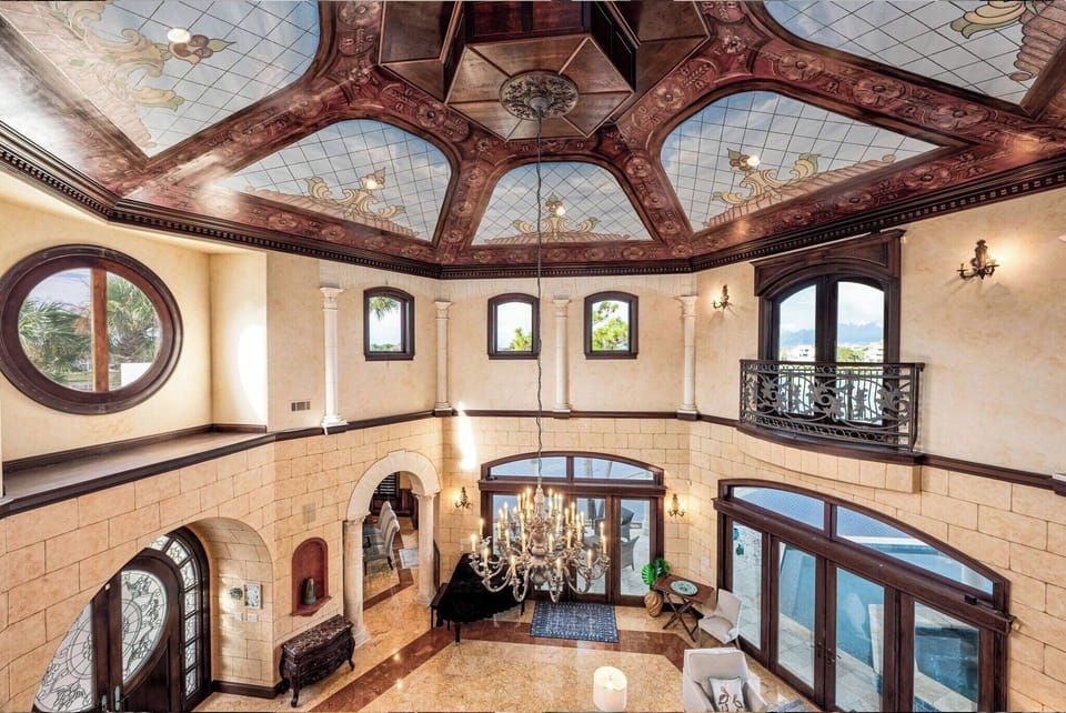 Fantastic, 36' dia - 30' ceiling, hex-shaped Mediterranean-Style great room! 