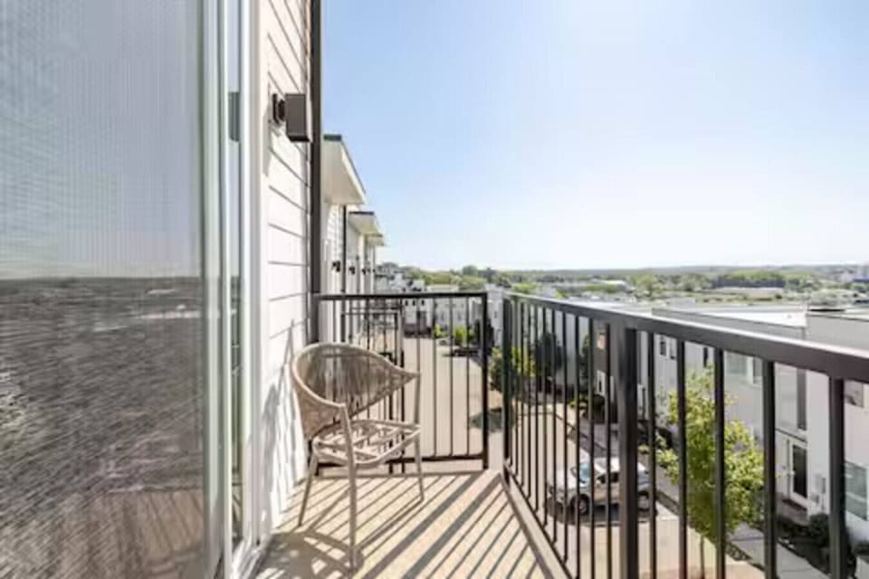 Enjoy scenic city views from this 3 rd floor balcony.