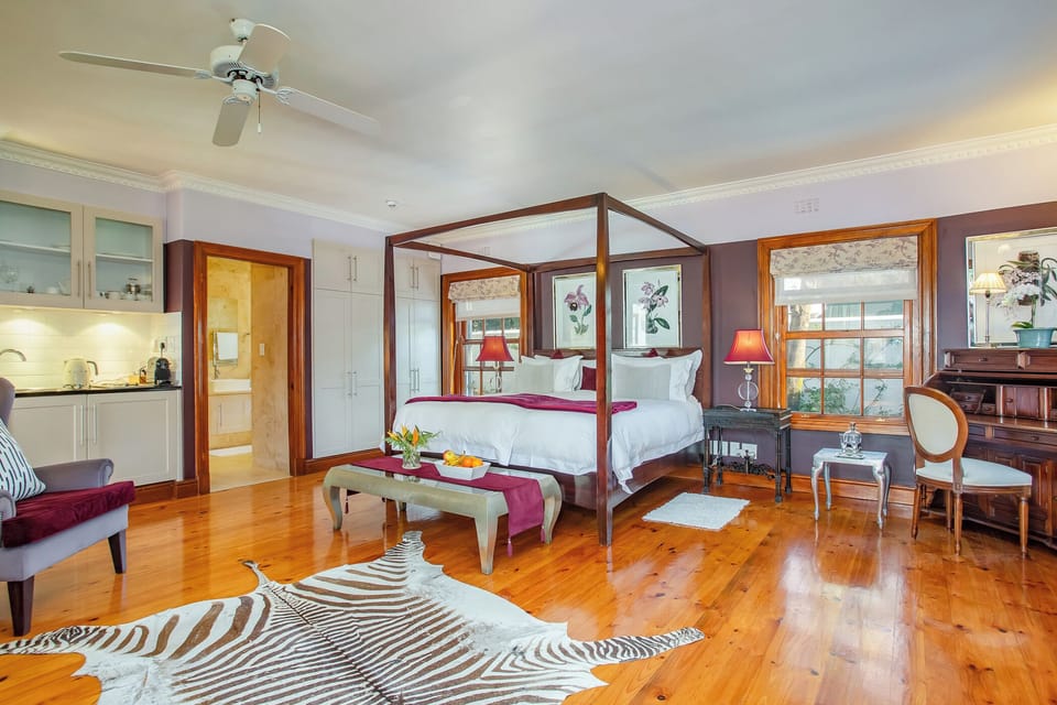 Luxury Double Room | In-room safe, iron/ironing board, free WiFi