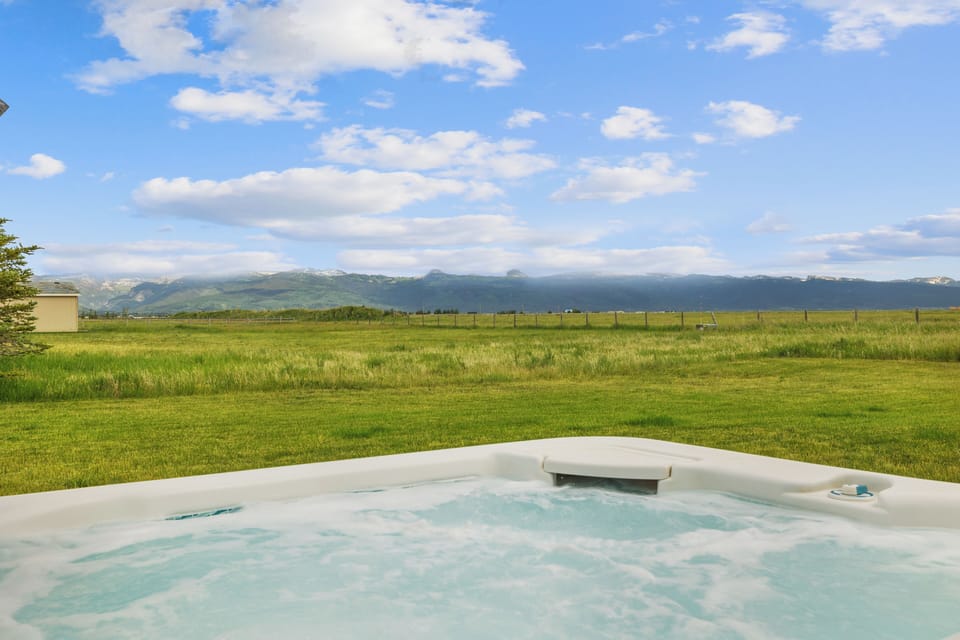 Unmatched Full Teton Range Views From The Hot Tub & Back Patio