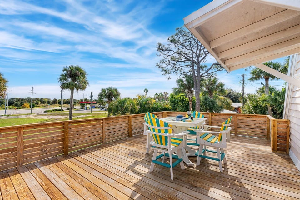 House (3 Bedrooms) | Balcony