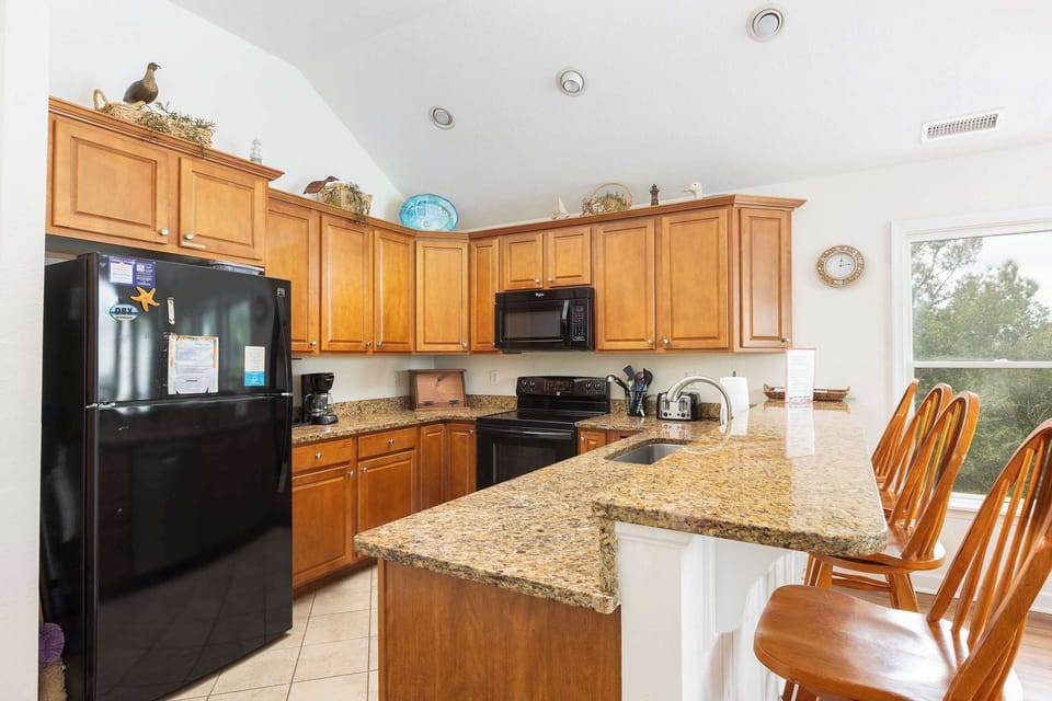 Top Level: Full Kitchen Area