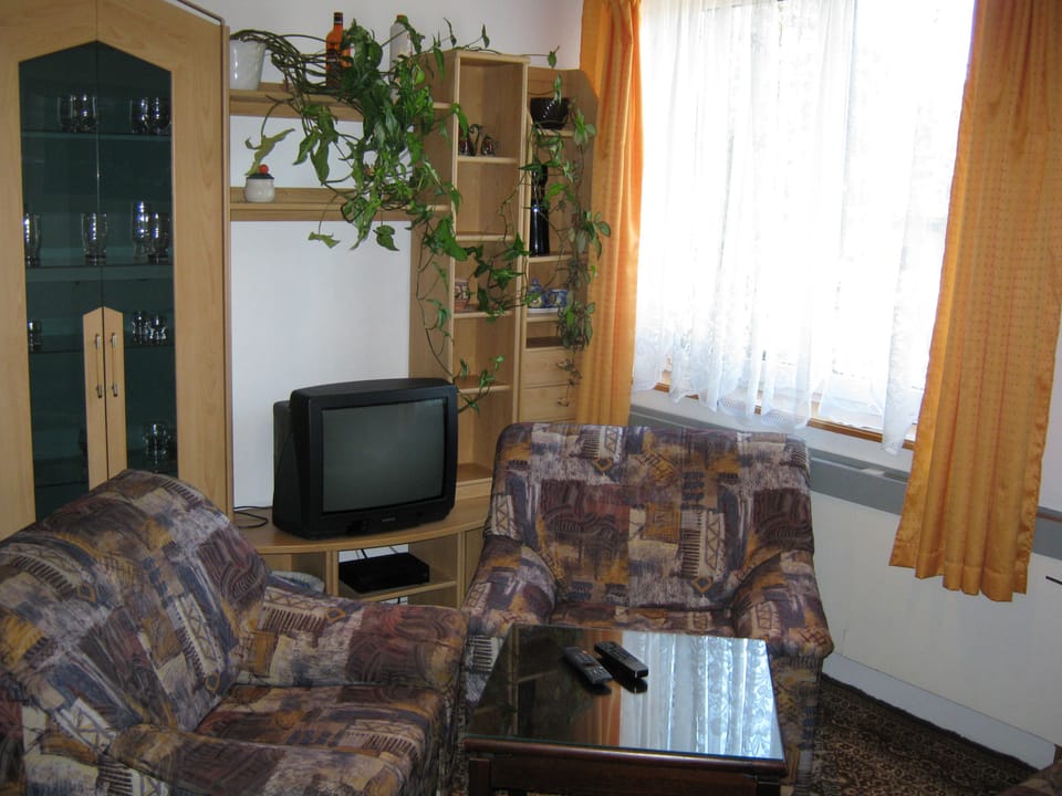 Suite | Interior
