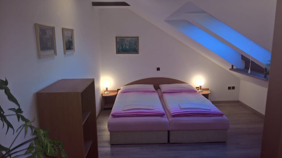 Suite (Junior) | Desk, soundproofing, iron/ironing board, cribs/infant beds