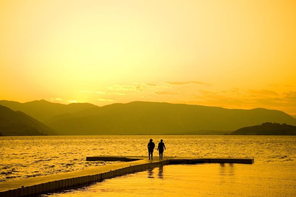 The sunsets at Lakeside Park are SPECTACULAR! Be sure to make time to walk 2 minutes away to catch the sunset over Stormy Mountain.
