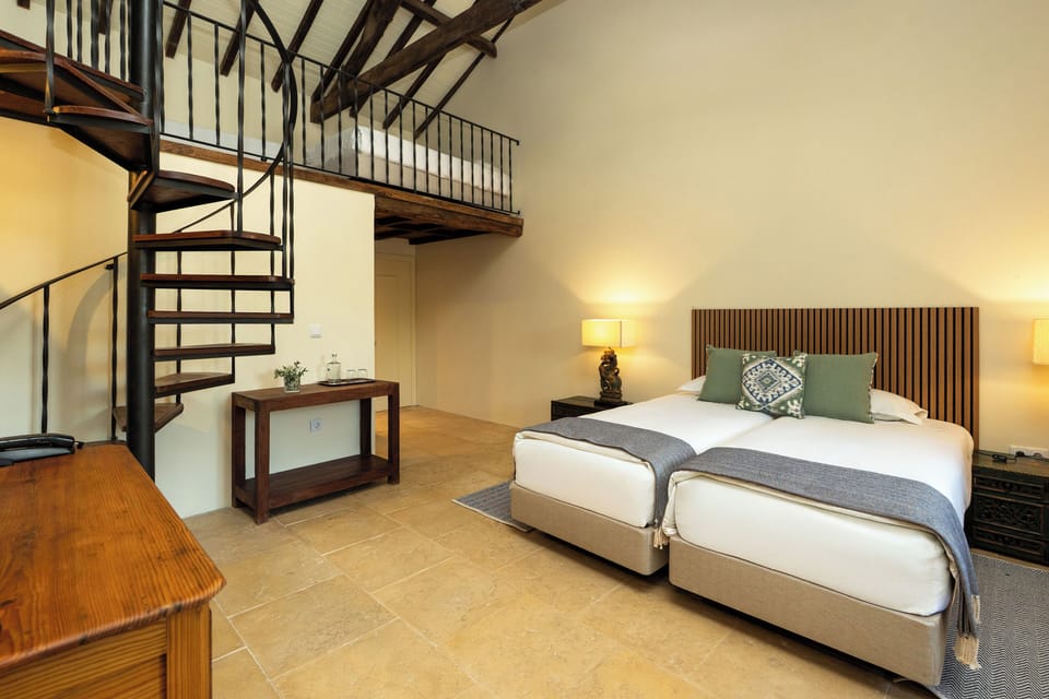 Standard Familiar Twin Room - Casa do Lagar (adjacent building) | Desk, soundproofing, iron/ironing board, free WiFi