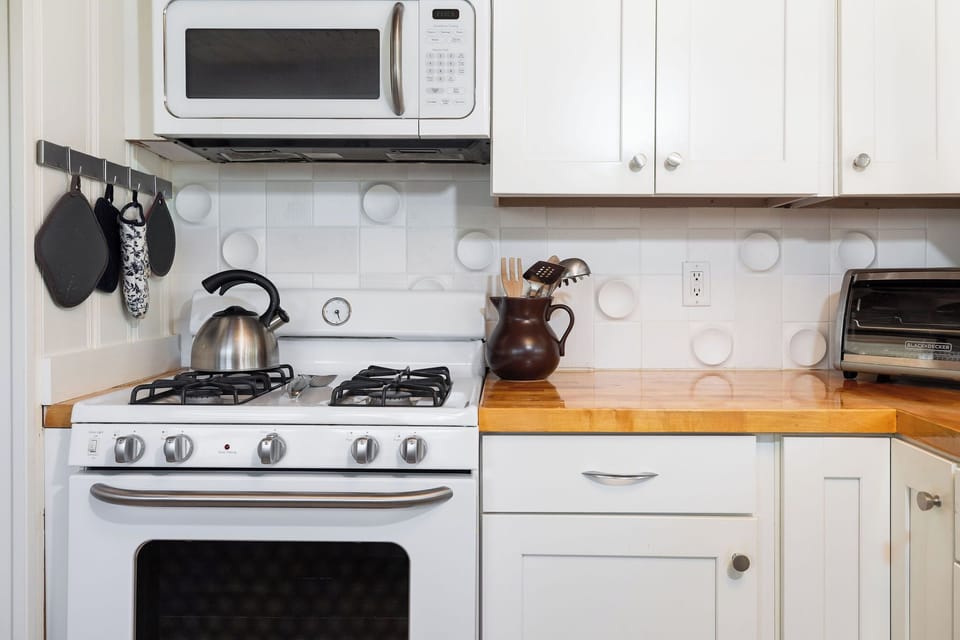The kitchen is fully equipped, for all your cooking needs.