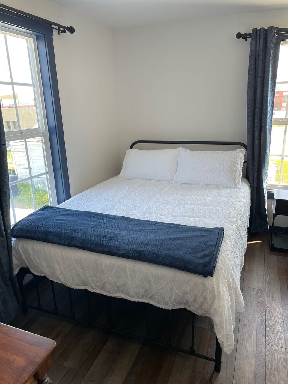 Queen bed