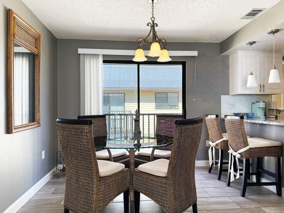 Sunburst Gulf-Side 2BR – Pool, Dock & Beach (5917)