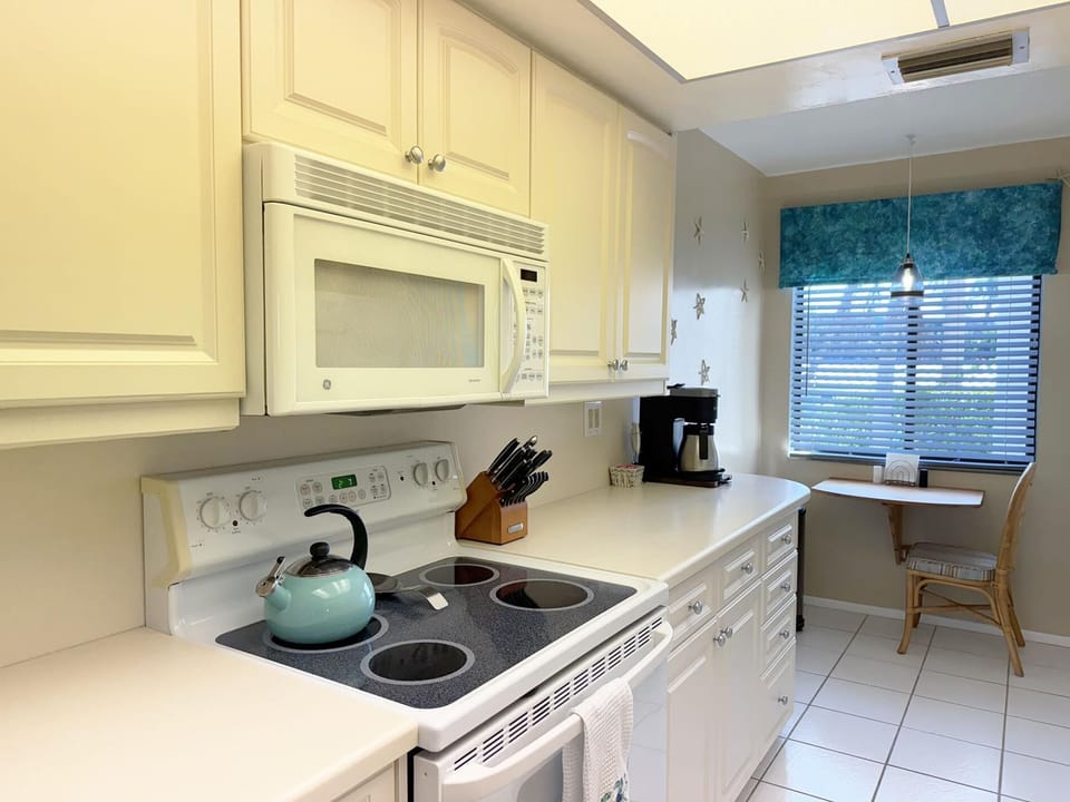 Tamarind 2BR – Pool, Boat Slips & Beach (6044)