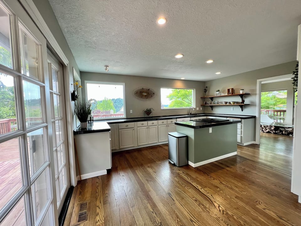 Access to expansive wrap-around deck