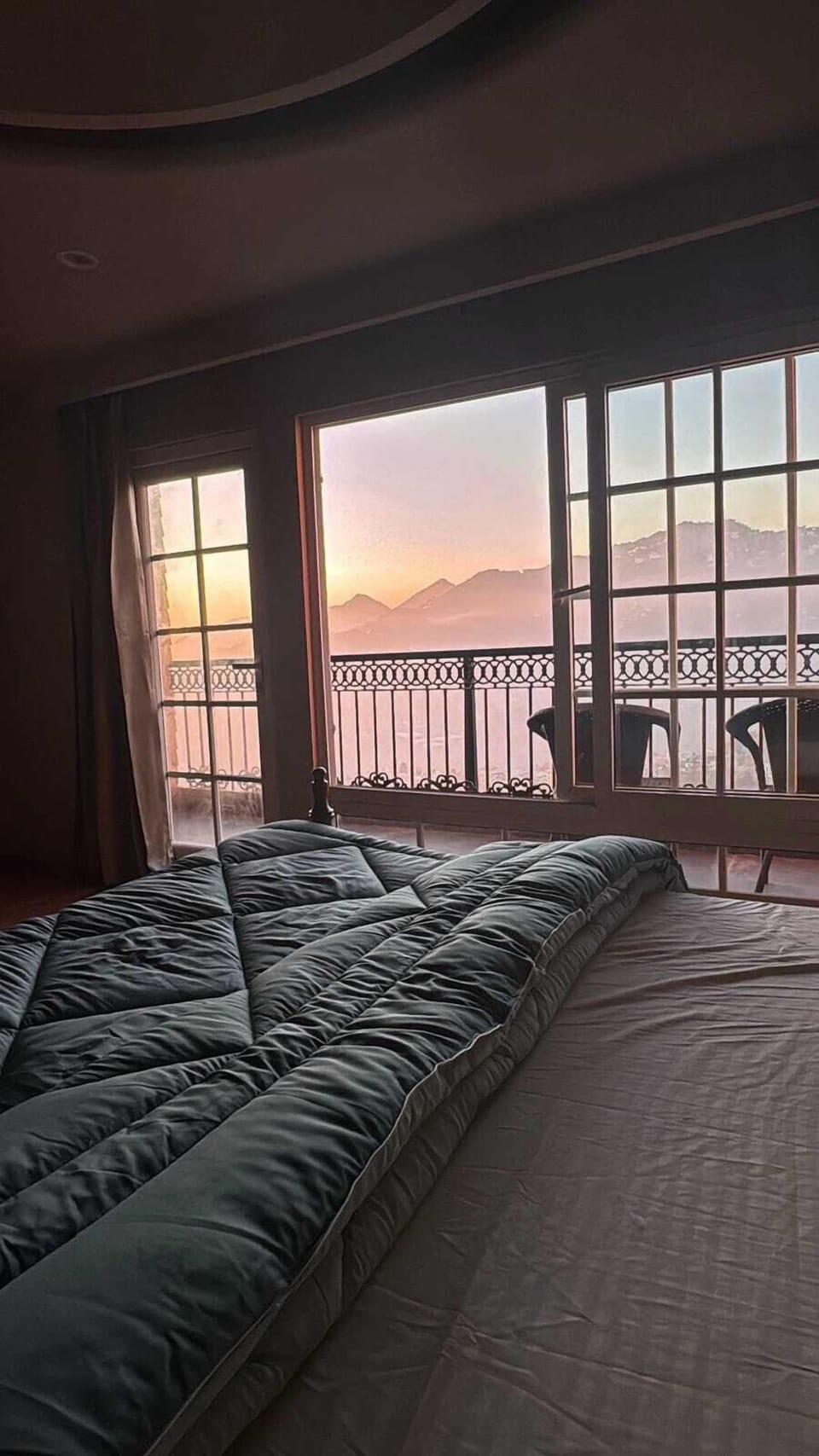 Premium bedding, memory foam beds, in-room safe, laptop workspace