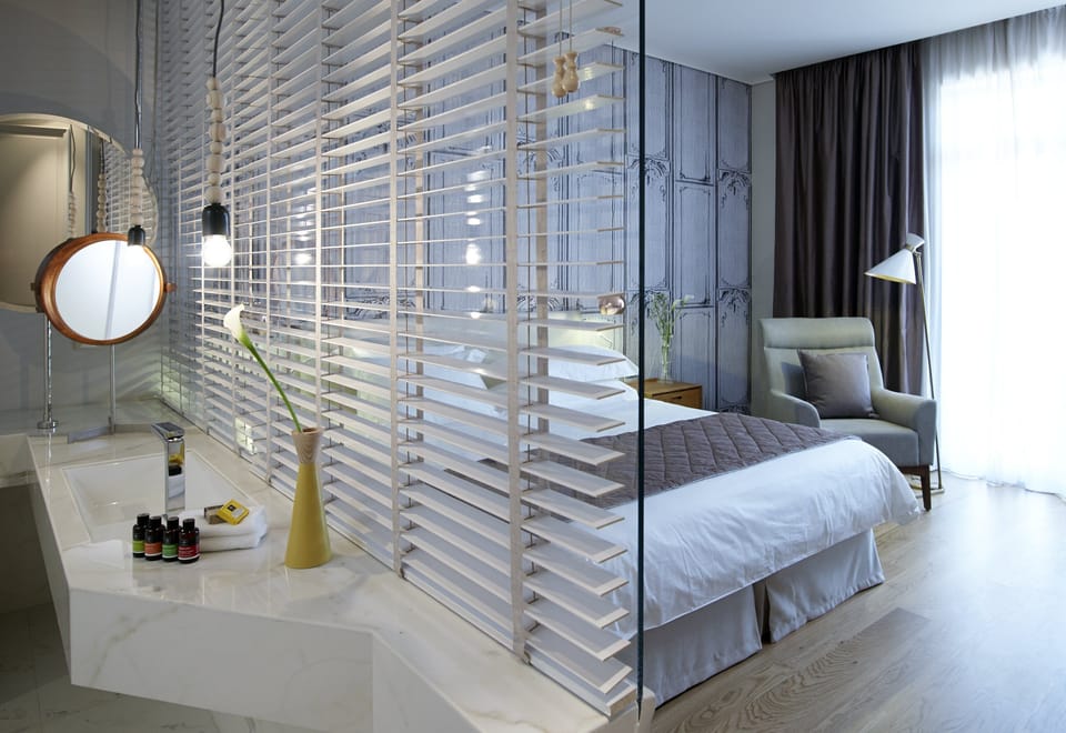 Executive Room | Premium bedding, minibar, in-room safe, soundproofing
