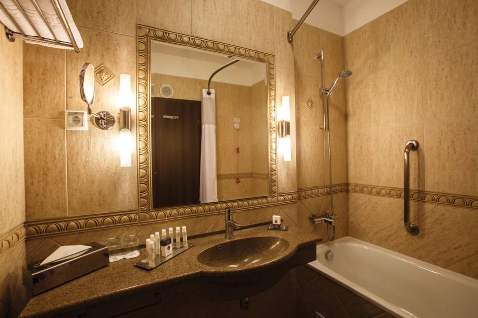 Shower, hair dryer, bathrobes, slippers