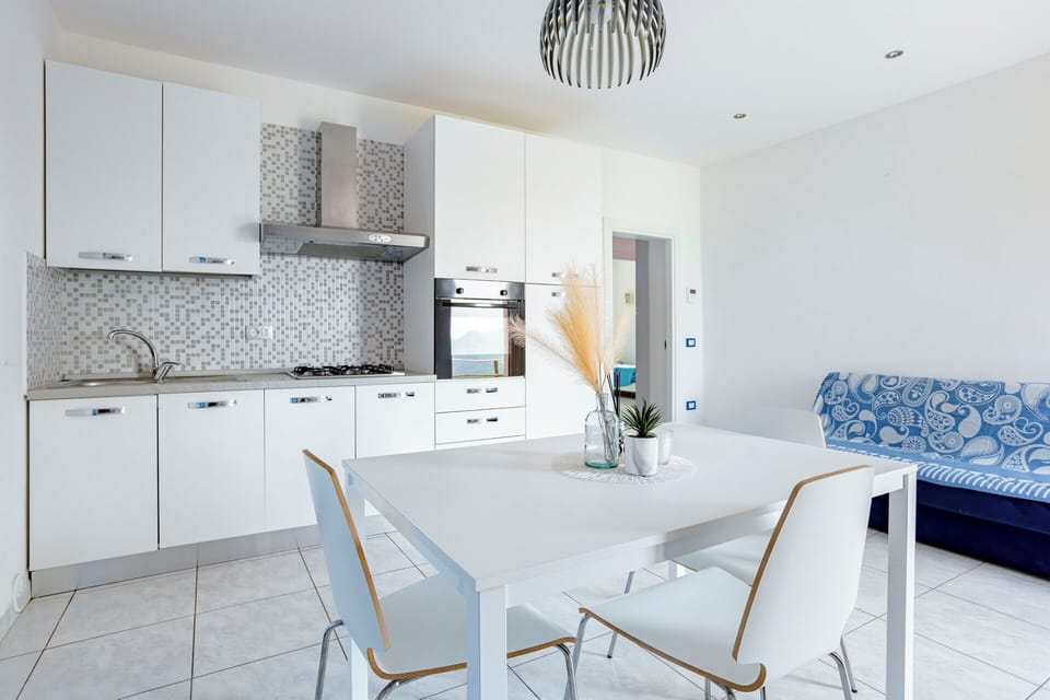 Dining Room, Kitchen