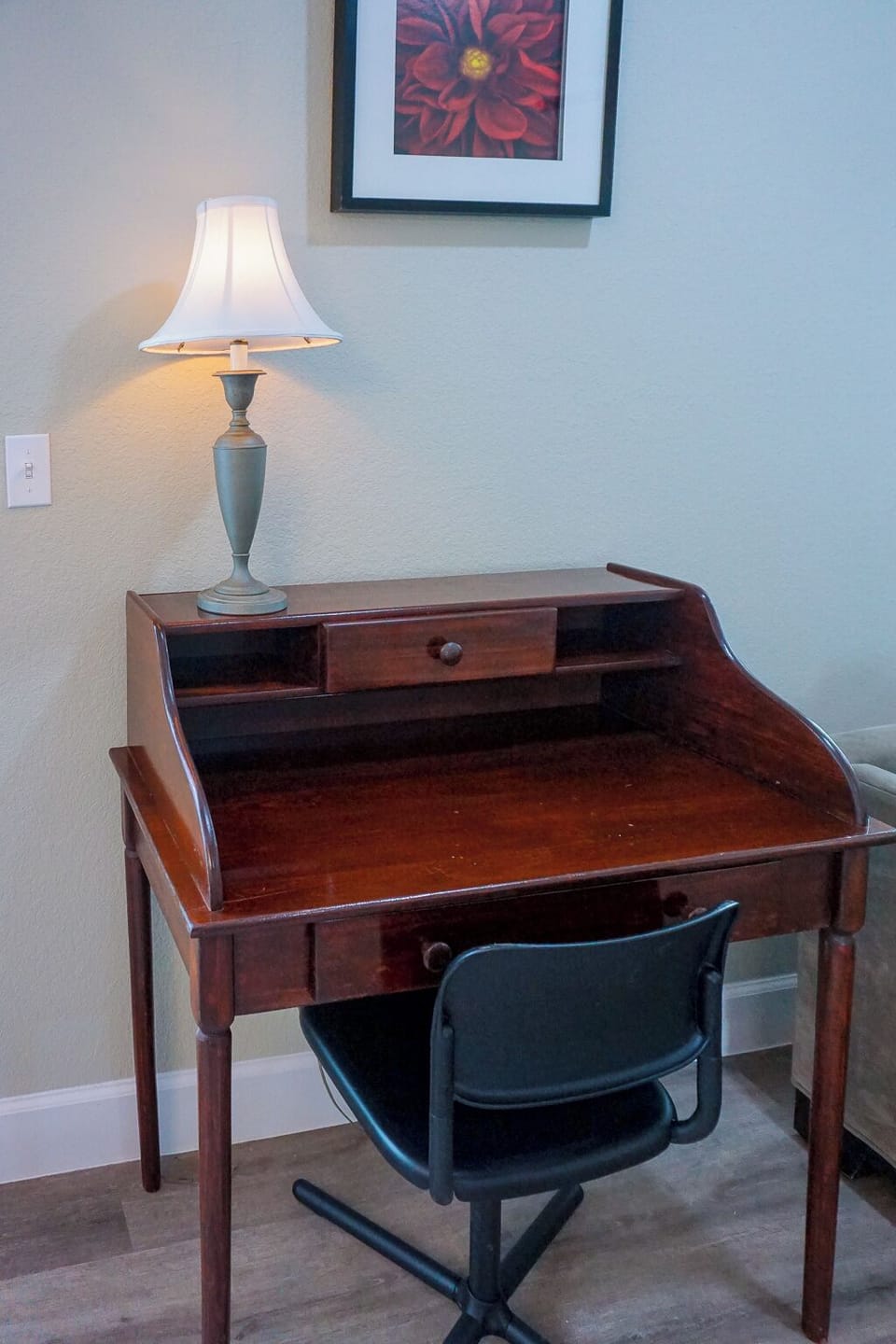Moveable work desk.