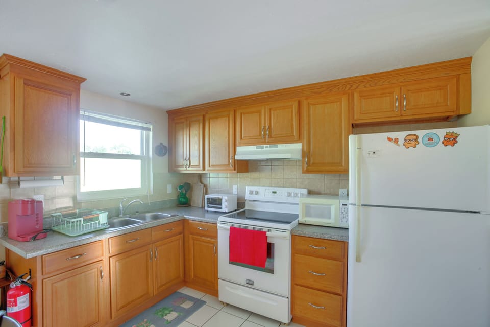 Kitchen | Keurig Coffee Maker | Toaster Oven | Toaster