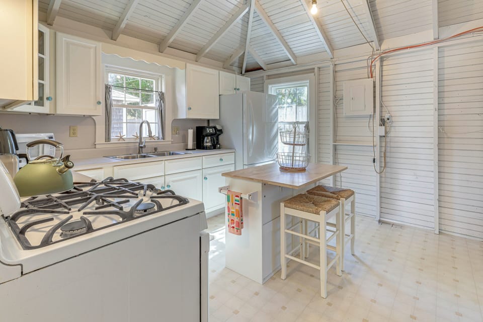 Kitchen | Cooking Basics | Dishware/Flatware | Dual Coffee Maker | Air Fryer