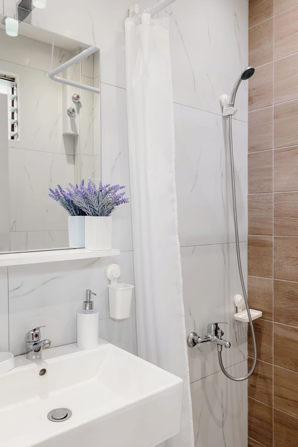 Bathroom shower
