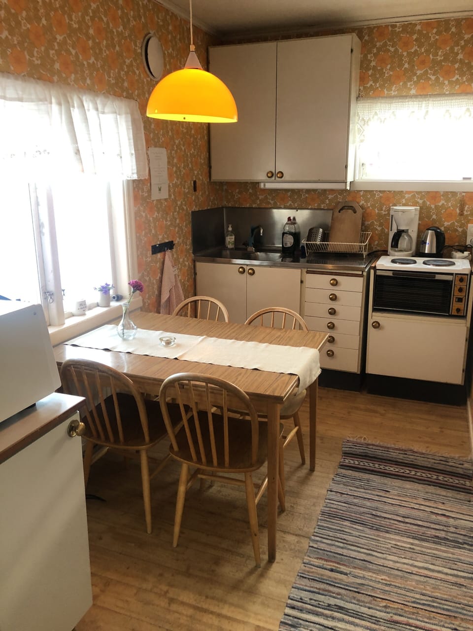 Basic Cottage, 2 Bedrooms | Private kitchen | Fridge, microwave, oven, stovetop