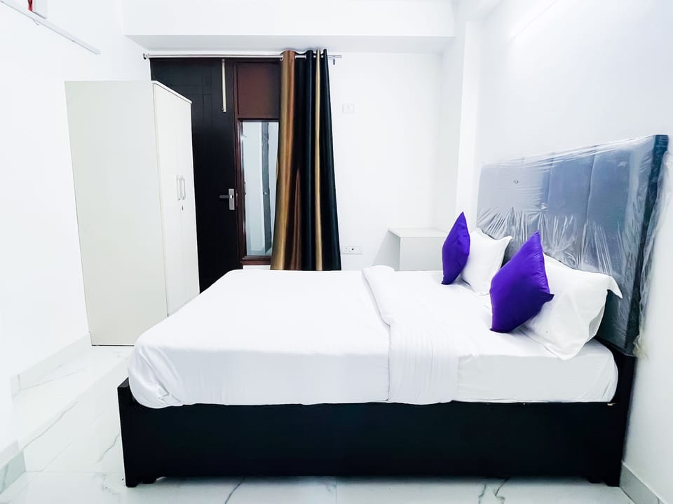 Deluxe Double Room | Free WiFi, bed sheets