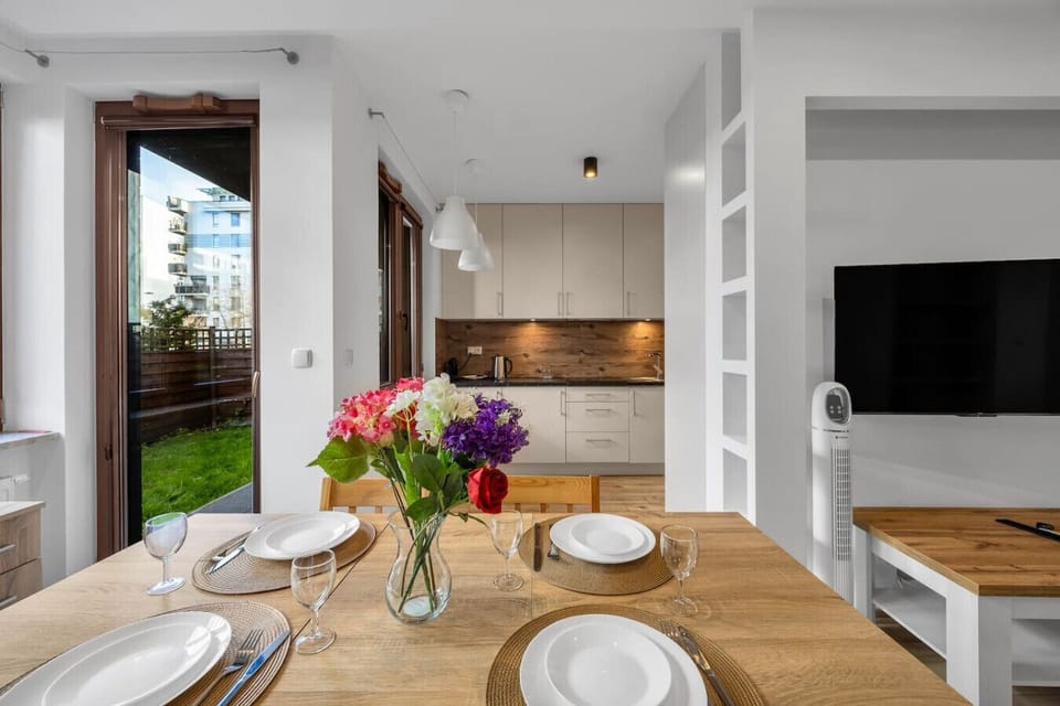 Two Bedroom Suites with Dedicated Parking, Workspace and Private Terrace Perfect for Groups or Families | Book Now With RENTUJEMY