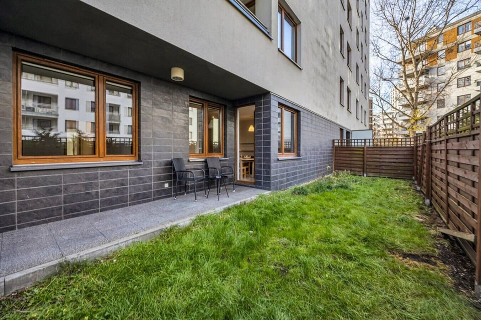 Two Bedroom Suites with Dedicated Parking, Workspace and Private Terrace Perfect for Groups or Families | Book Now With RENTUJEMY