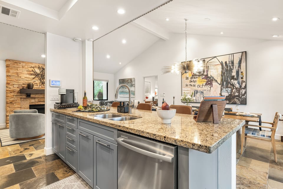 Fully equipped kitchen.