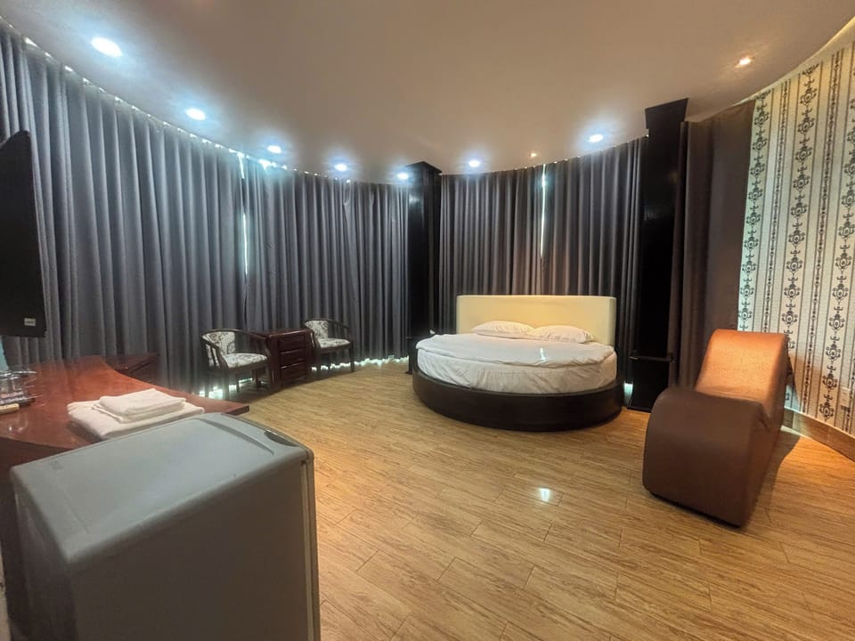 Romantic Double Room | Blackout drapes, free WiFi