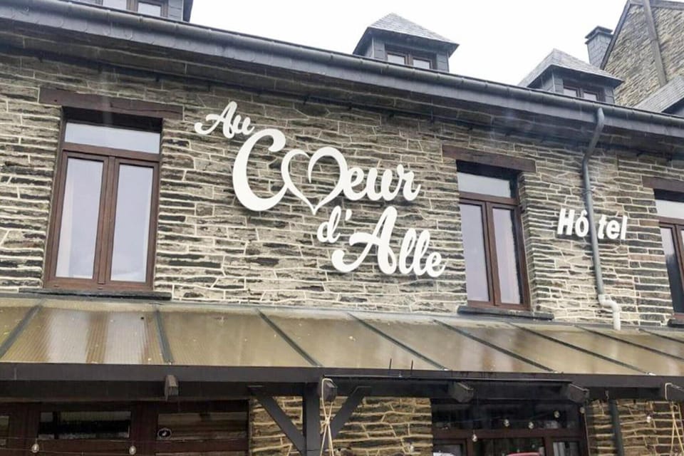 Hotel Exterior [summer]