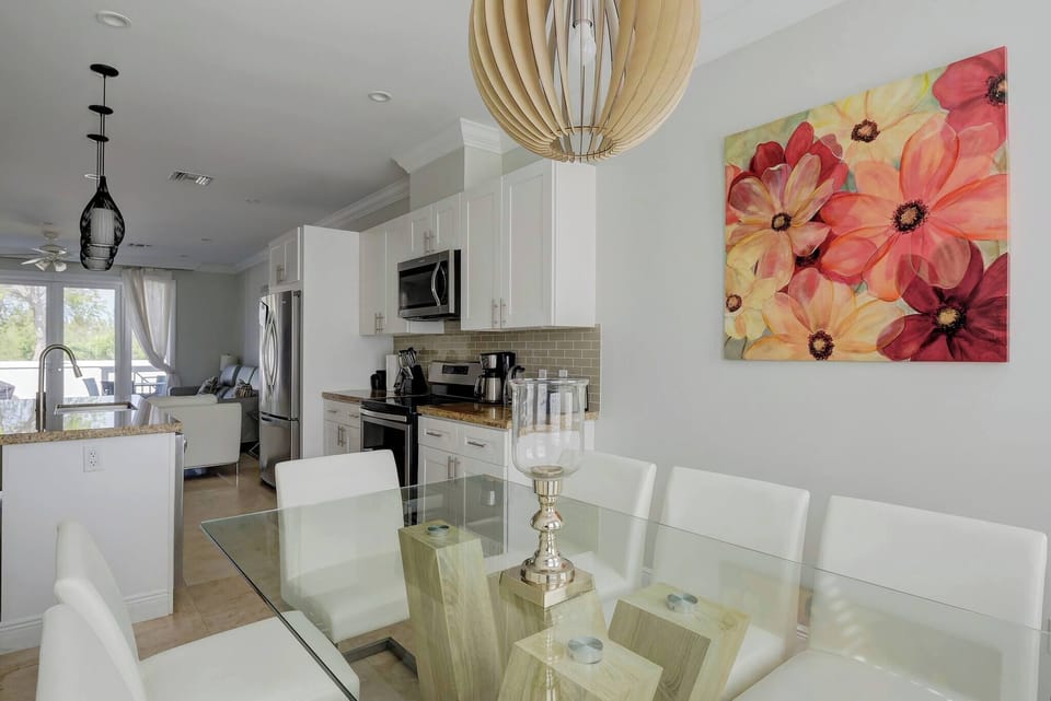 House, 4 Bedrooms, Balcony, Garden View | Dining room
