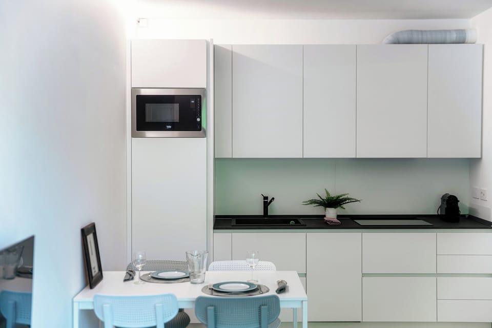 Apartment, Mountain View | Private kitchen | Full-size fridge, microwave, stovetop, dishwasher