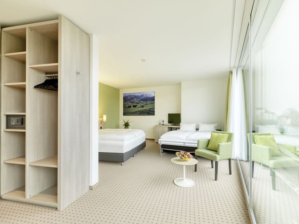 Standard Double or Twin Room | In-room safe, desk, laptop workspace, soundproofing