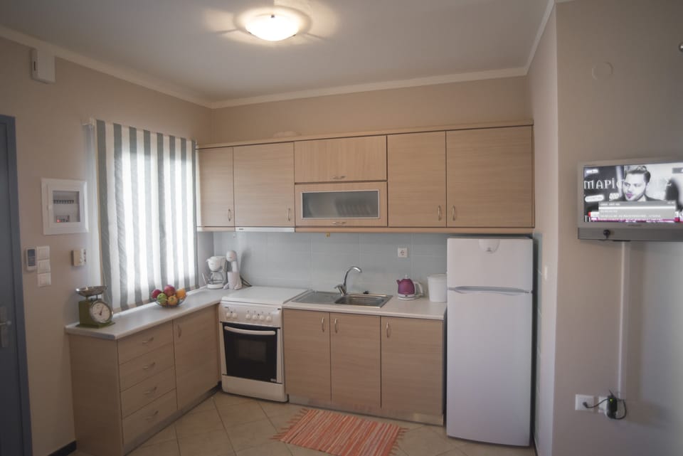 Duplex, 3 Bedrooms, Pool View | In-room safe, free cribs/infant beds, rollaway beds, free WiFi