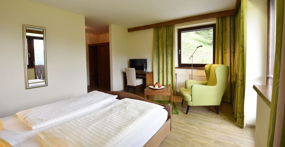 Double Room, Valley View | In-room safe, desk, WiFi (free), bed sheets