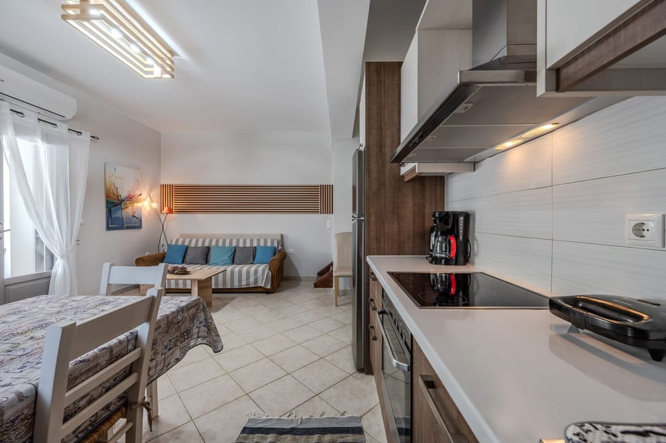 House, 2 Bedrooms, Private Pool, Sea View | Private kitchen | Coffee/tea maker, highchair