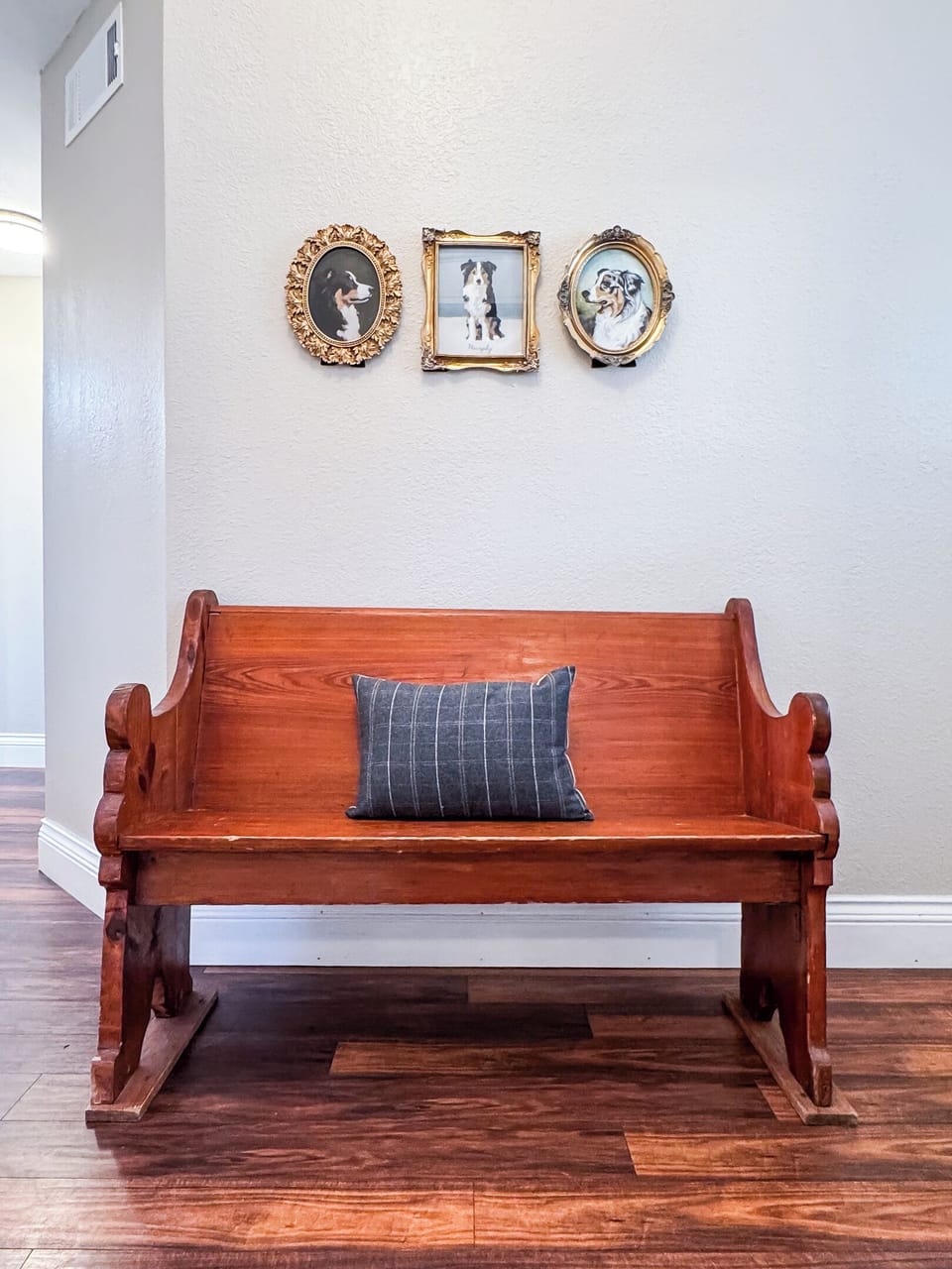 Over a century old, the home has been updated to modern conveniences, includes a charming front porch to watch the sunrise with a cup of coffee or a cocktail in the evening at Aussie Cottage.