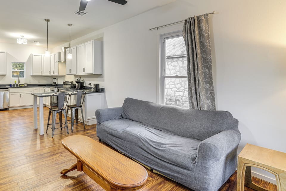 House (2 Bedrooms) | Interior