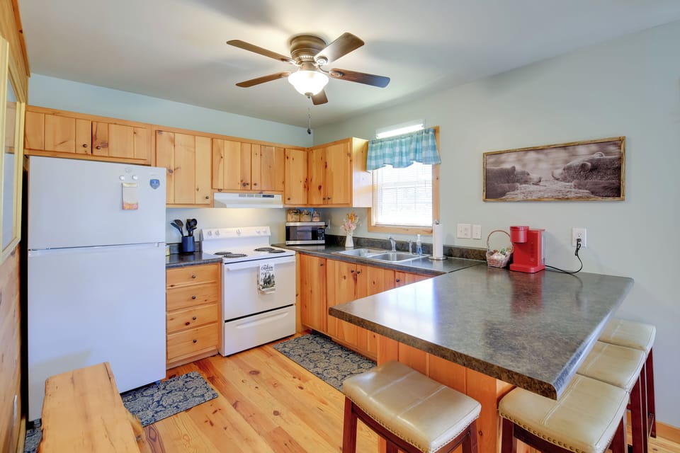 House (2 Bedrooms) | Interior