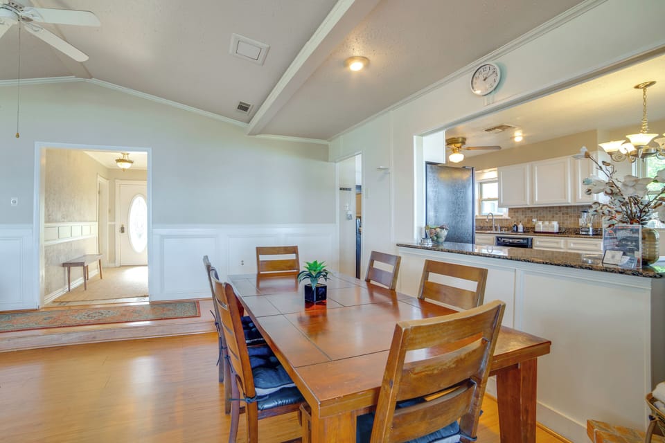 House (4 Bedrooms) | Interior