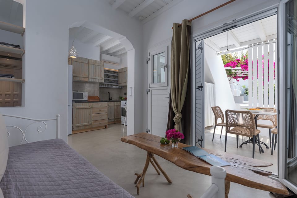 Side Sea view apartment with balcony | Egyptian cotton sheets, premium bedding, Select Comfort beds