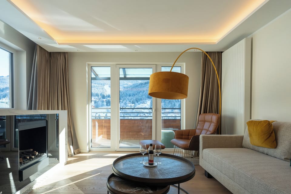 Executive Suite | In-room safe, blackout drapes, free WiFi, bed sheets