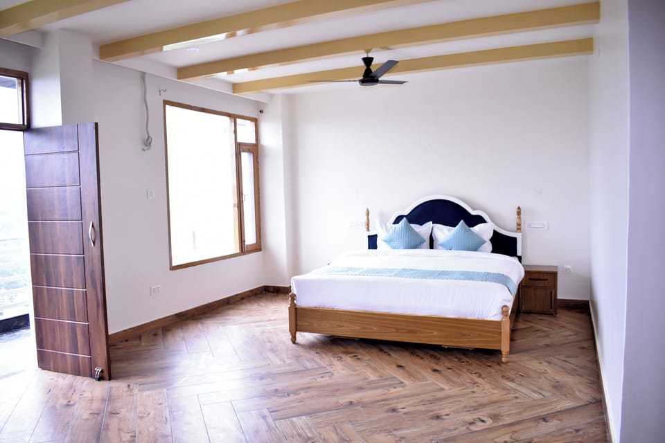 Superior Double Room | Desk, laptop workspace, free WiFi