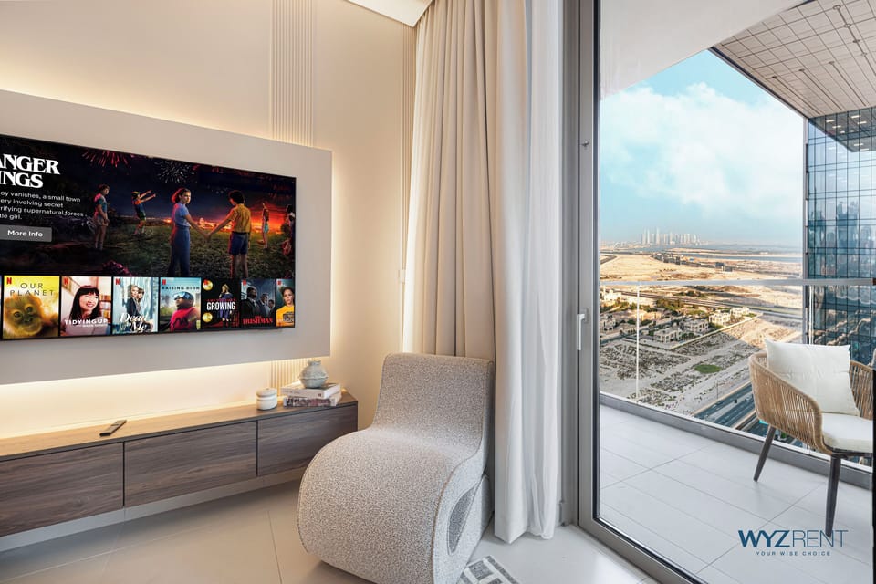 55-inch Smart TV with digital channels, Netflix, streaming services