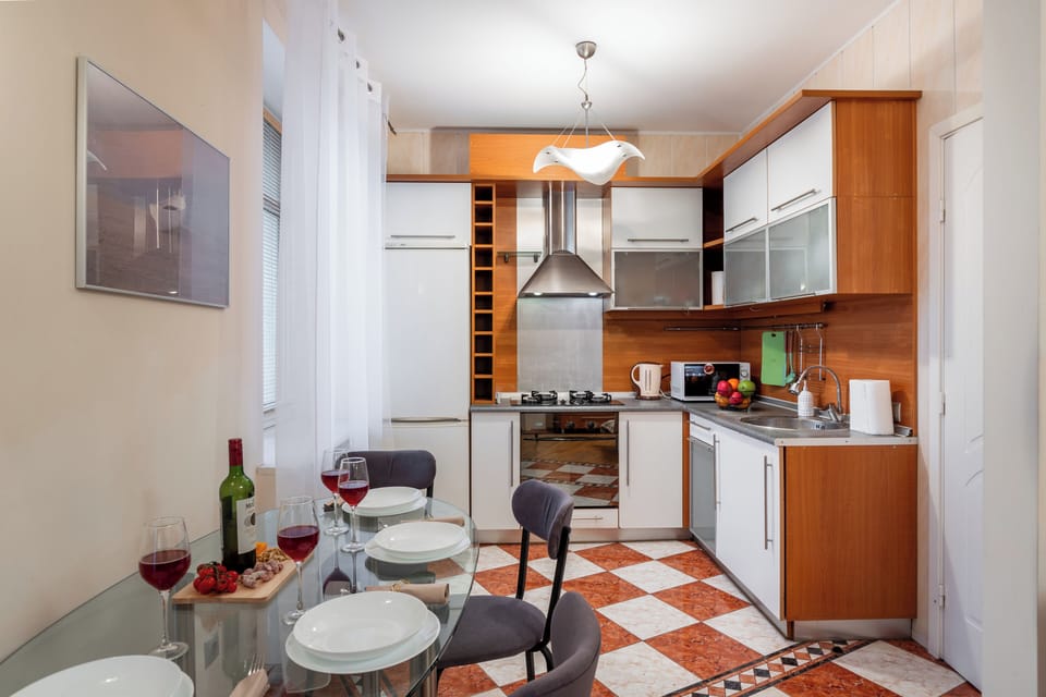 Comfort Apartment, Balcony, Courtyard View | Private kitchen | Electric kettle