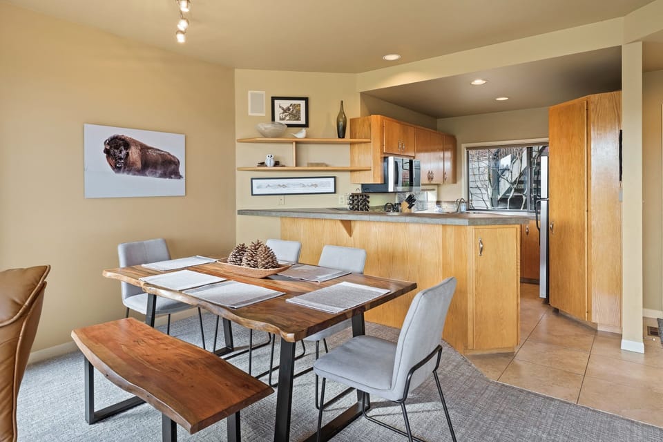 Condo, 1 Bedroom | Dining